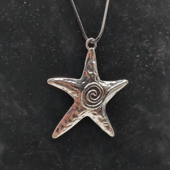Statement Silver Toned Star Focus Necklace - Picture 3 of 8